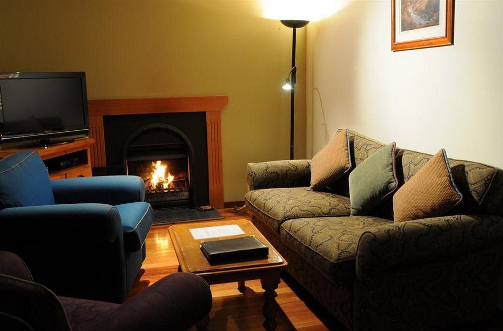 Nirvana Spiritual Retreat Gloucester Bagian luar foto