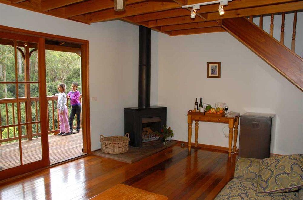 Nirvana Spiritual Retreat Gloucester Bagian luar foto