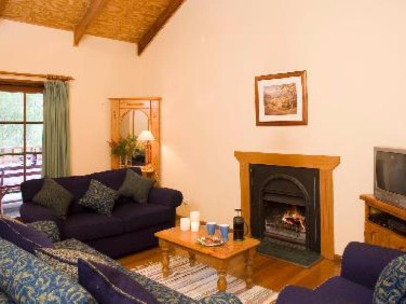 Nirvana Spiritual Retreat Gloucester Bagian luar foto